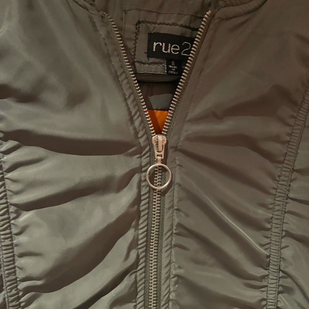 Army green jacket - Picture 3 of 4